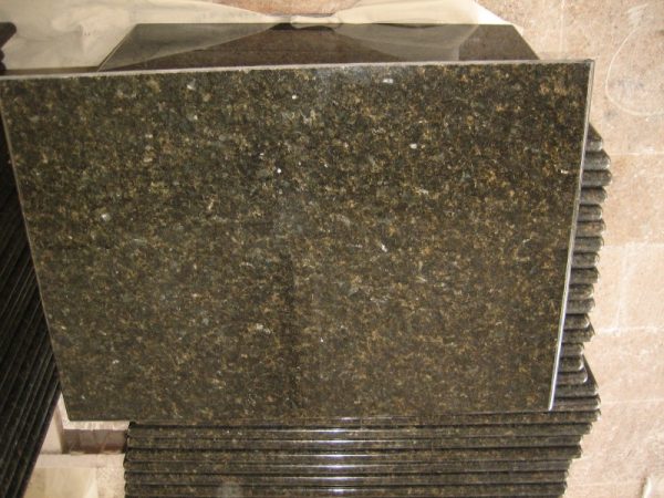 Uba Tuba Granite Green Color Kitchen Countertop-2