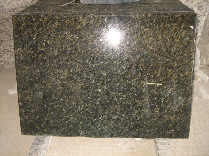 Uba Tuba Granite Green Color Kitchen Countertop-3