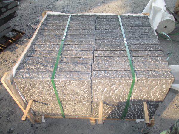 Black Bush-hammered Granite G654 Kerb Stones-2