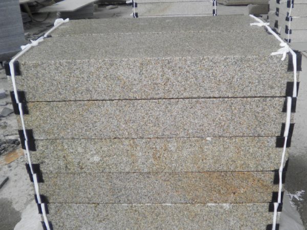 G682 Yellow China Granite Steps For Public Place-1