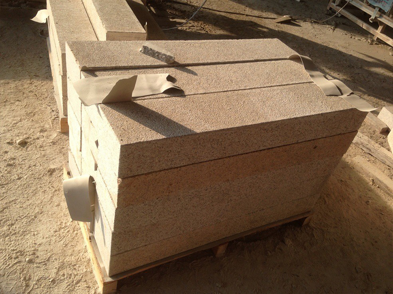 G682 Yellow Honed Finish Granite Kerbstone-3